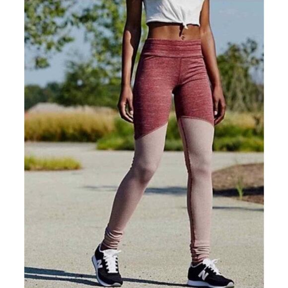 FREE PEOPLE Movement Evolution Leggings Two Tone Pink Ribbed Yoga Pilates Sz SP - Picture 1 of 10